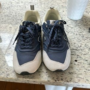 Barely worn 997h new balances